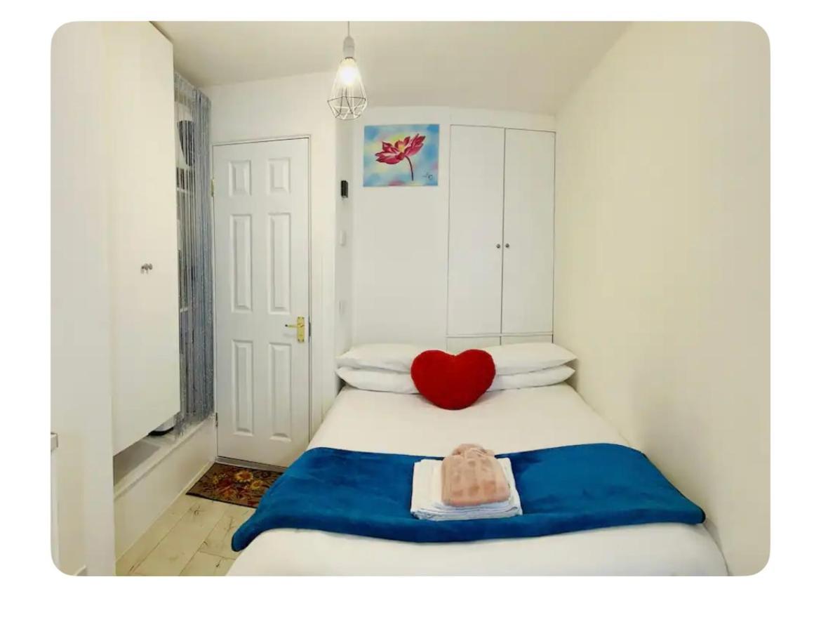 Apartment Haven - Walk To Beach, Train Station & Center *